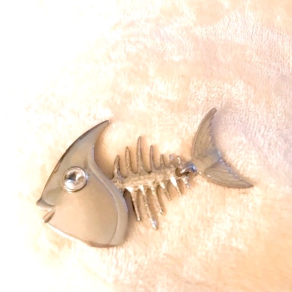 Vintage Fish Bone with Head, Tale & Moving Parts Mid Century Modern Brooch - Picture 1 of 4